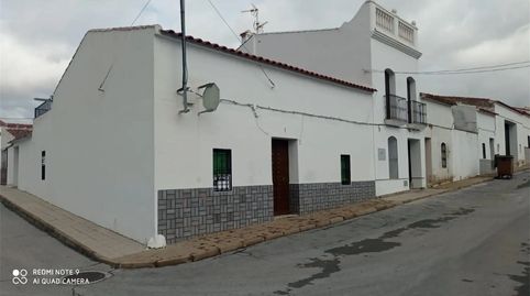 Foto 2 de Casa adosada en venda a Calle Pedro de Valdivia, 9, Ahillones, Badajoz
