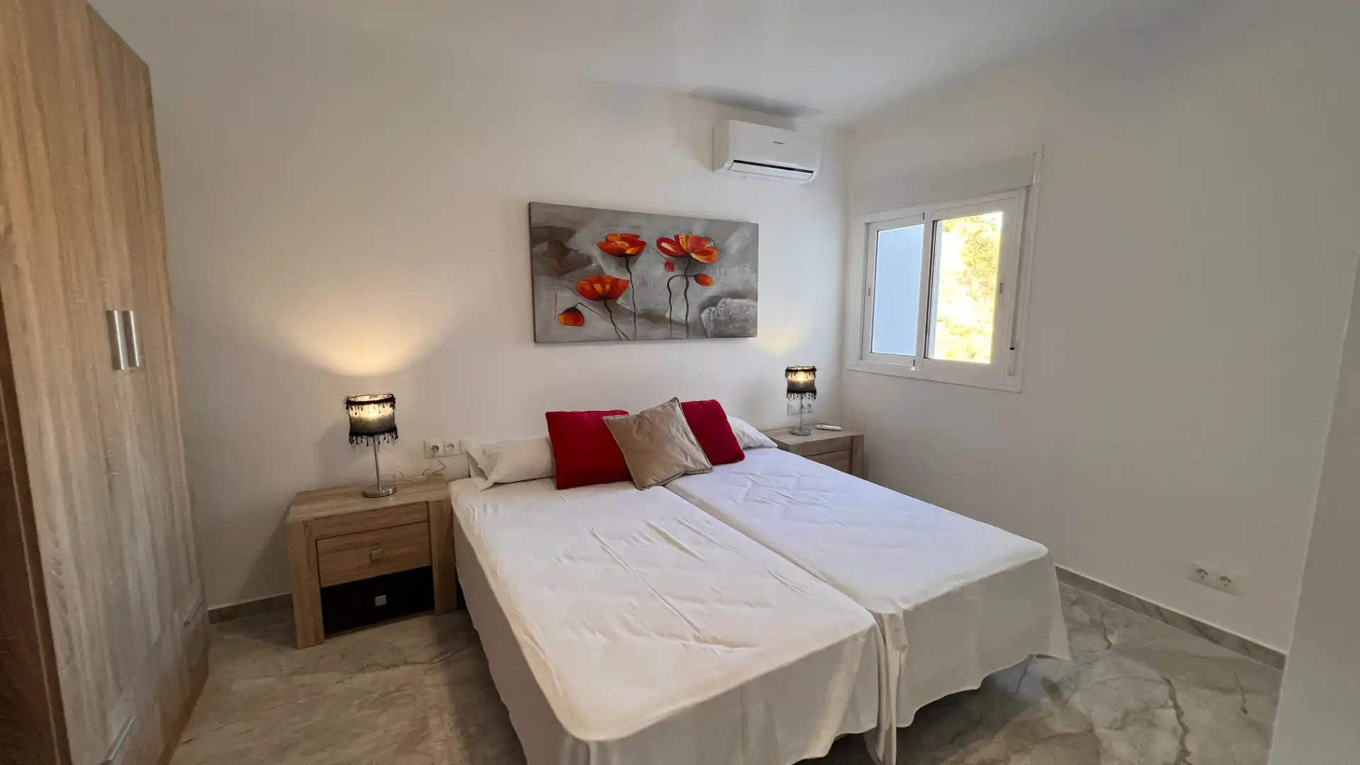 Dormitori de Casa o xalet en venda en Torrox amb Aire condicionat, Terrassa i Moblat
