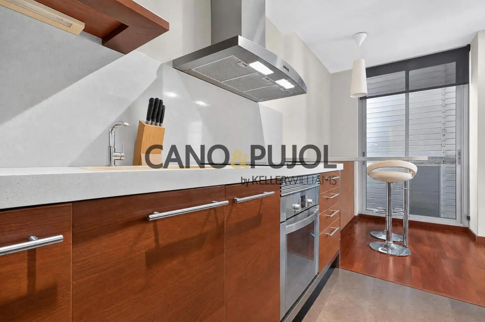 Cuina de Pis en venda en Sant Cugat del Vallès amb Aire condicionat, Calefacció i Parquet