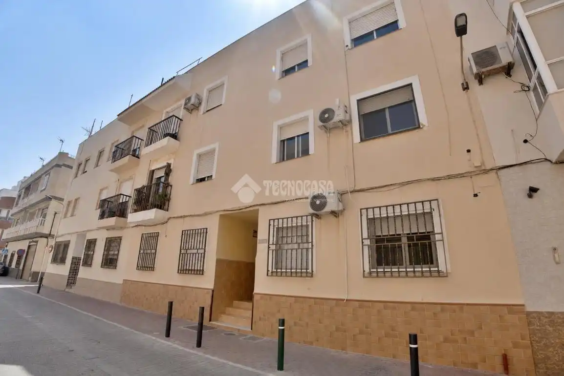 Vista exterior de Piso en venta en El Ejido