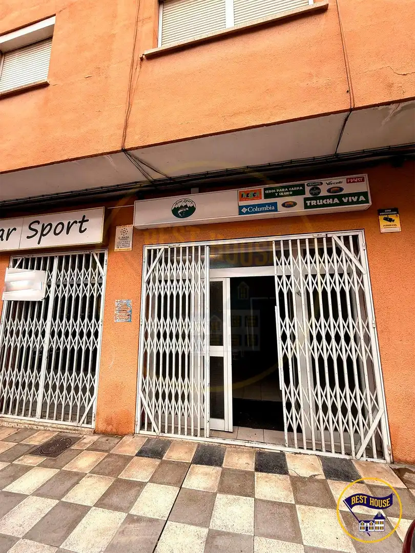 Local en venta en Calle de Barcelona, Reyes Católicos - Paseo San Antonio