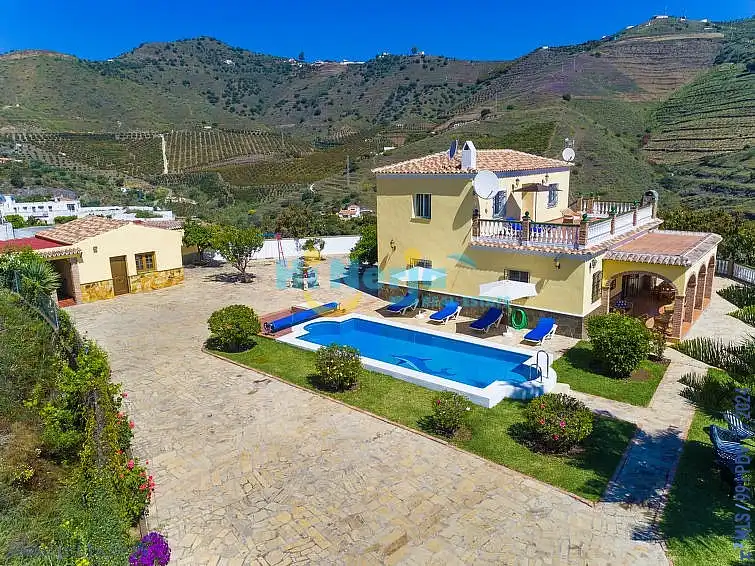 Villa con piscina in vendita a El Peñoncillo