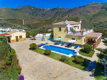 Detached house with pool for sale in El Peñoncillo