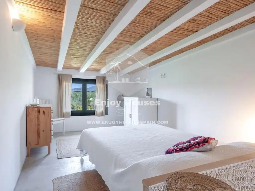 Houses for sale in Montgó - Ermita