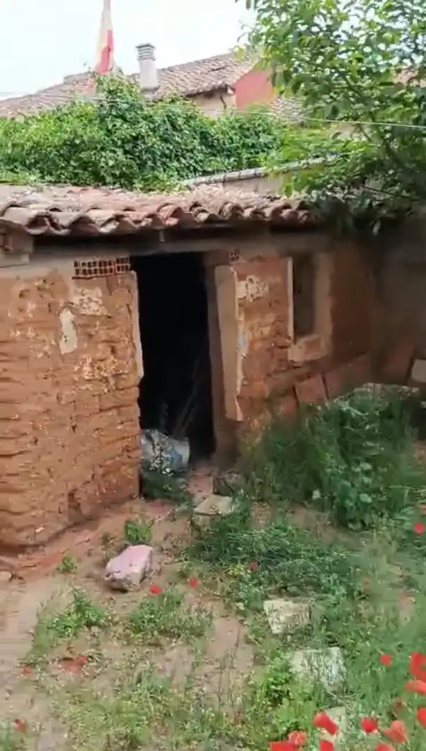 Vista exterior de Finca rústica en venda en Melgar de Fernamental amb Jardí privat i Moblat