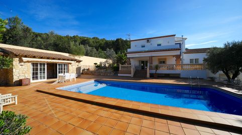 Villa de lujo en Orba elegancia, versatilidad y potencial infinito