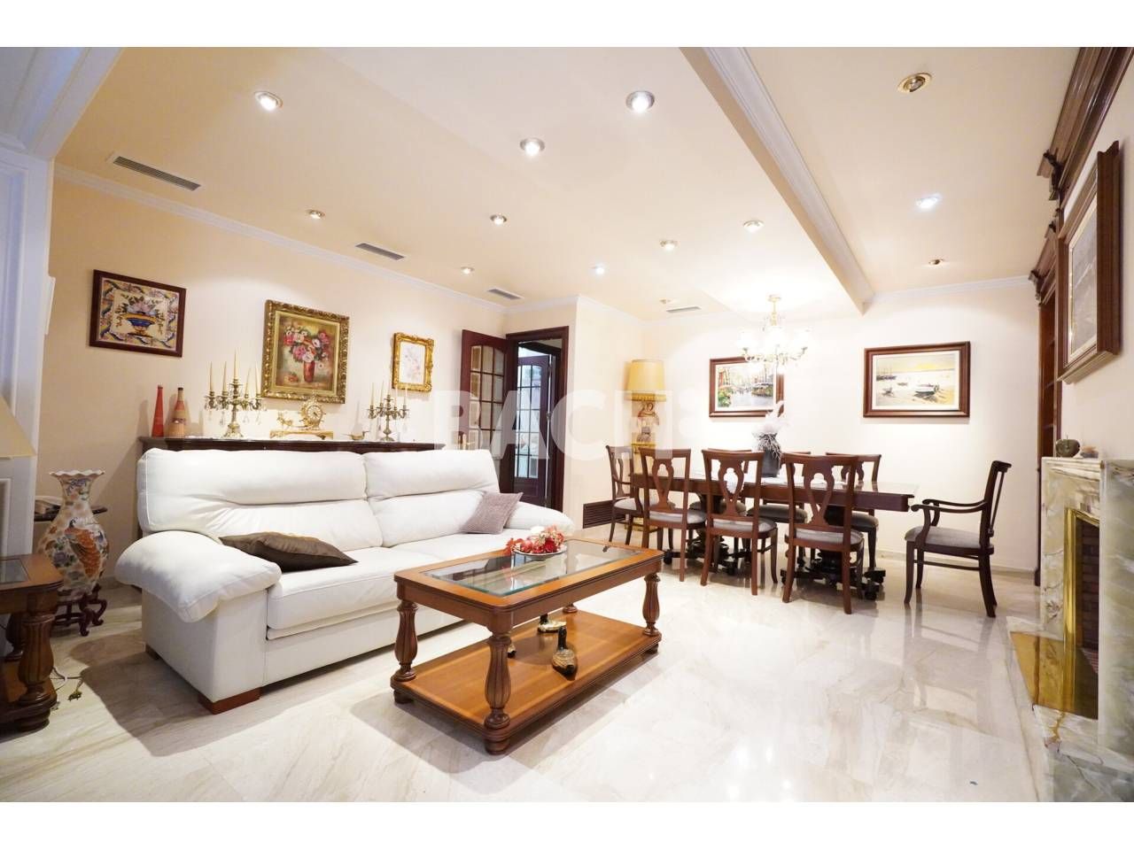 Living room of Flat for sale in Vic  with Furnished and Balcony