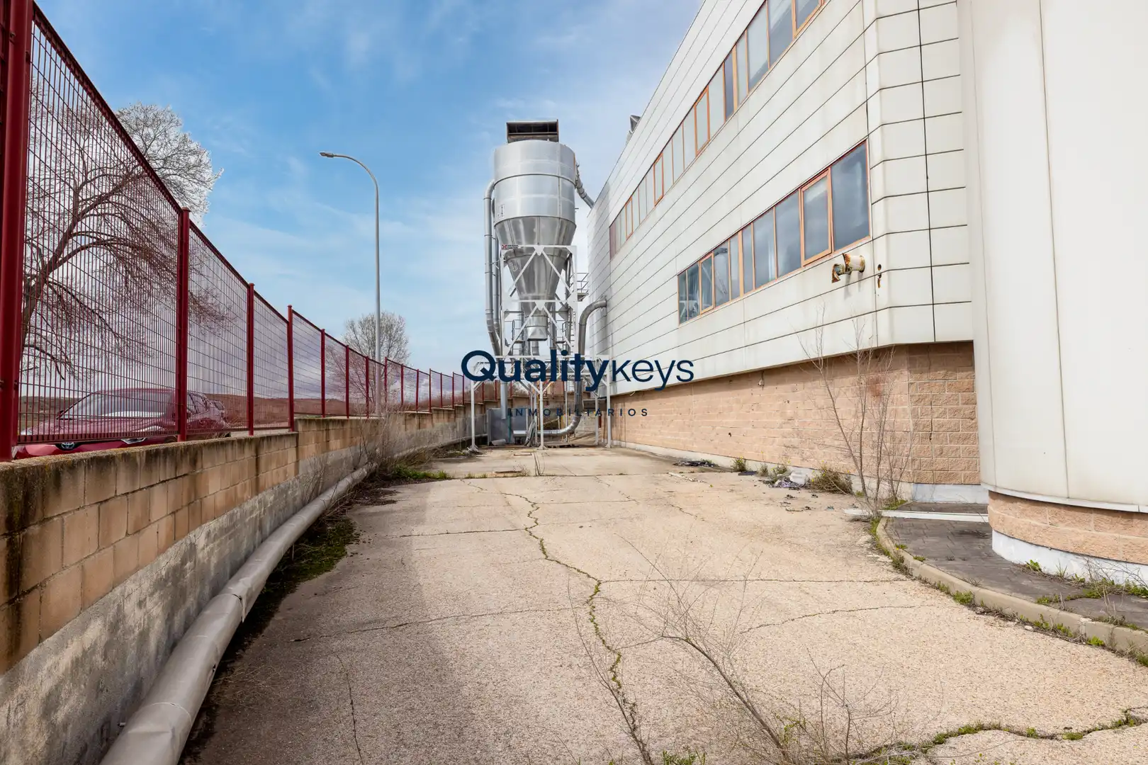 Vista exterior de Nave industrial en venta en Ajalvir con Calefacción y Alarma