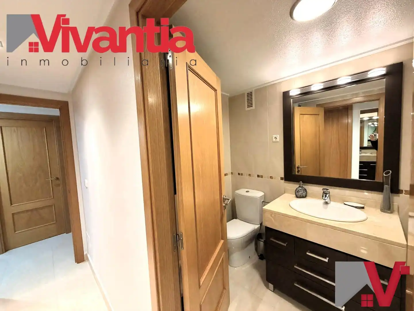 Bathroom of Flat for sale in Lorca  with Air Conditioner and Heating