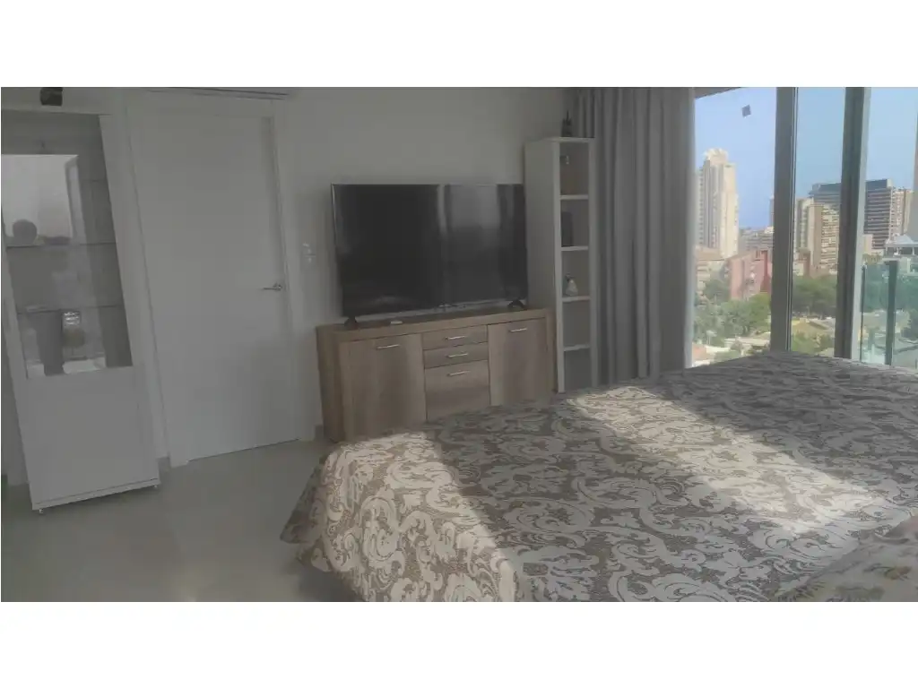 Habitación de Apartamento en venta en Finestrat con Jardín privado y Piscina