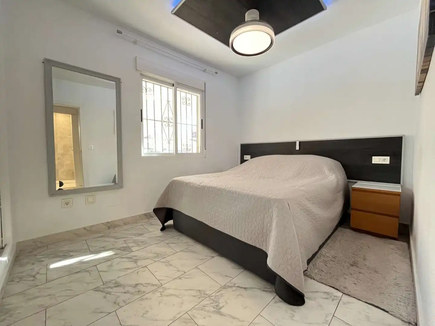 Dormitori de Casa o xalet en venda en Orihuela amb Aire condicionat, Calefacció i Terrassa