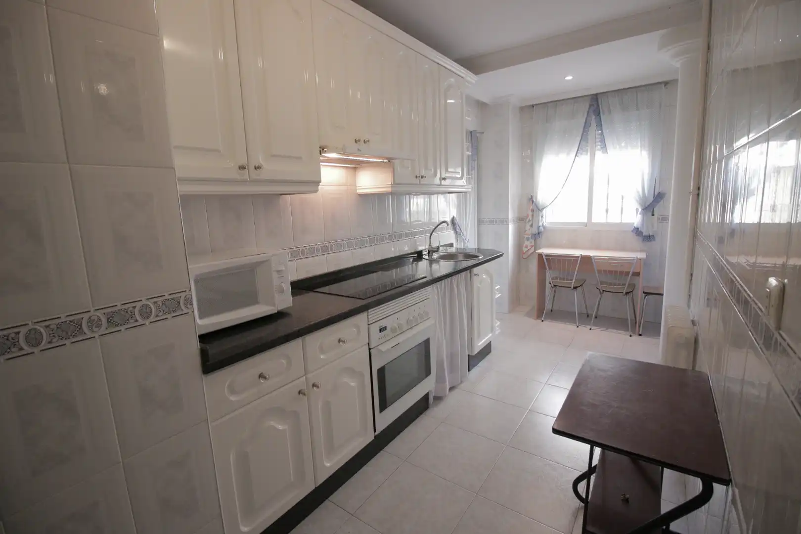 Küche von Wohnung zur Miete in Cáceres mit Klimaanlage, Heizung und Terrasse