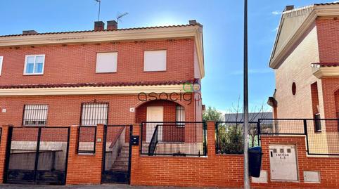 Foto 2 de Casa adosada en venda a Escritor Javier Reverte, Torija, Guadalajara