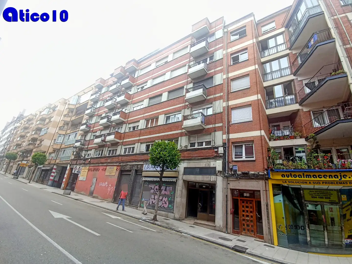Vista exterior de Pis en venda en Oviedo  amb Calefacció, Parquet i Traster