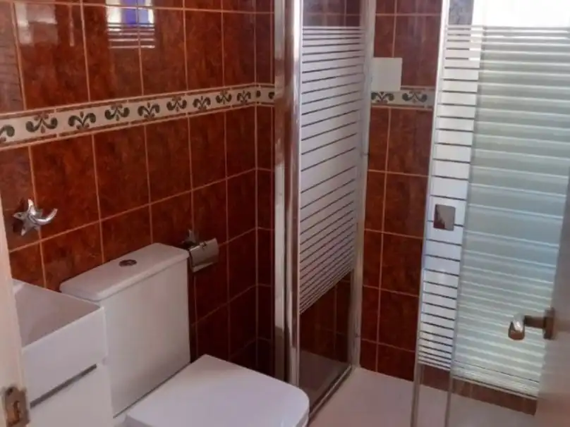 Baño de Piso para compartir en Mazarrón con Aire acondicionado, Calefacción y Jardín privado
