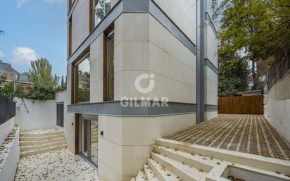Vista exterior de Casa o xalet en venda en  Madrid Capital amb Piscina