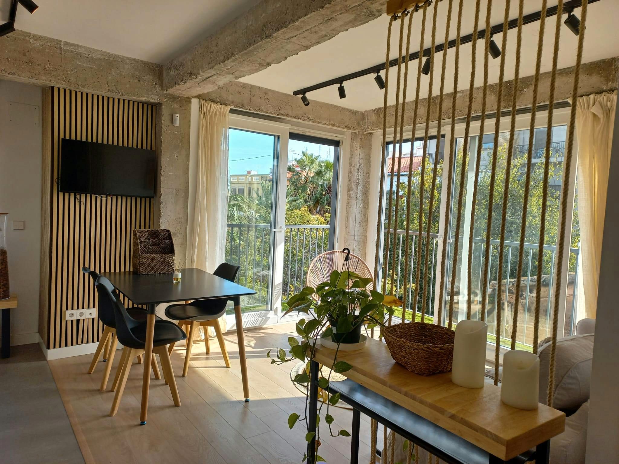 Balcony of Flat to rent in  Valencia Capital  with Air Conditioner, Furnished and TV