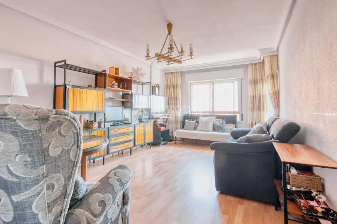 Living room of Flat for sale in Salamanca  with Heating and Balcony