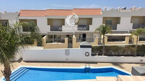 Foto 2 de Casa adosada en venta en Playa Fañabé Alto, Adeje