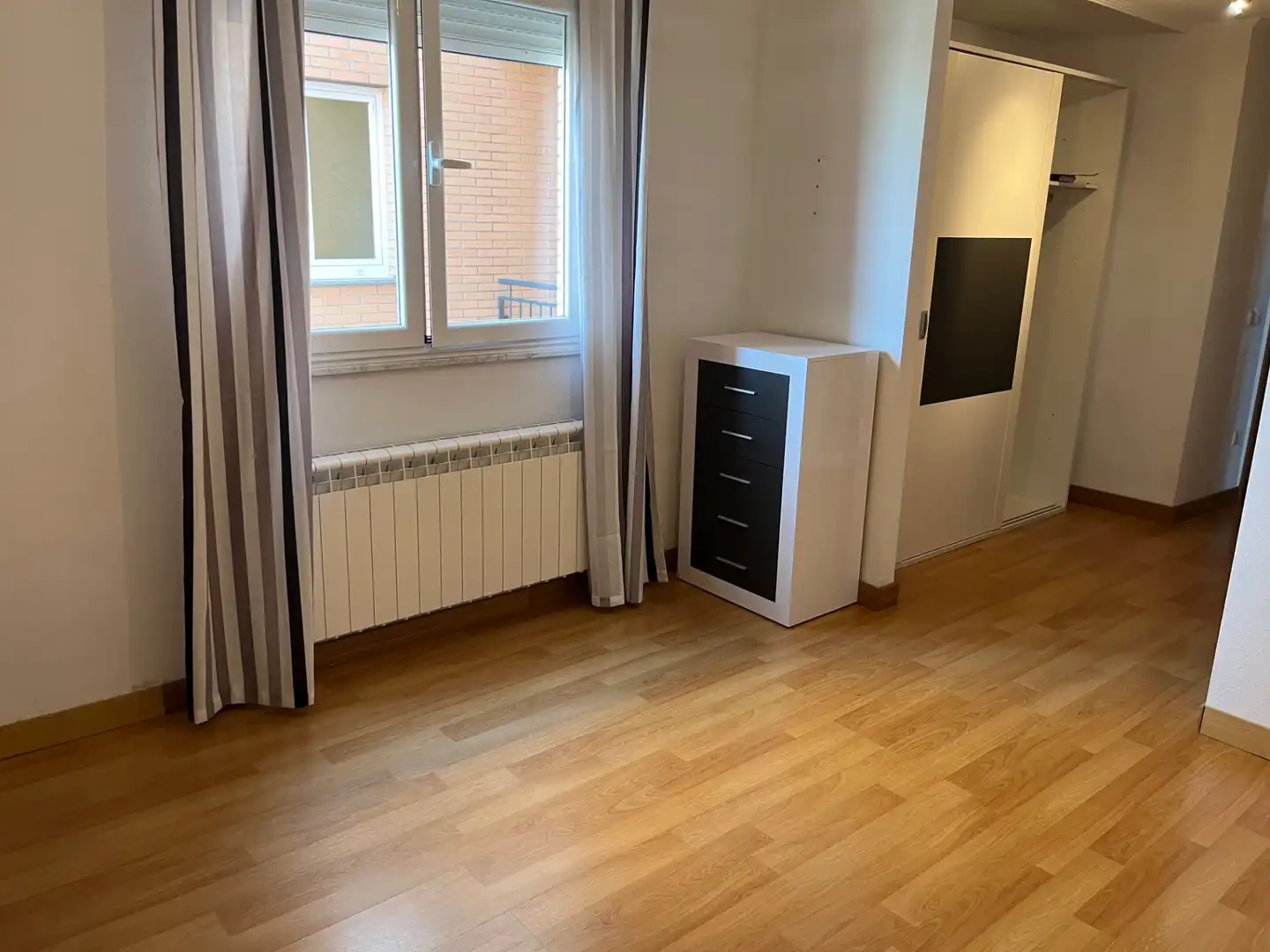 Bedroom of Flat for sale in Castellanos de Moriscos  with Heating, Parquet flooring and Furnished