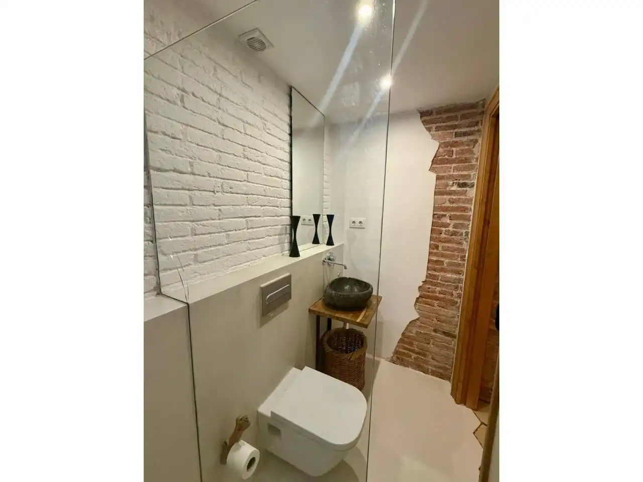 Baño de Piso de alquiler en Barcelona con Aire acondicionado, Amueblado y Balcón