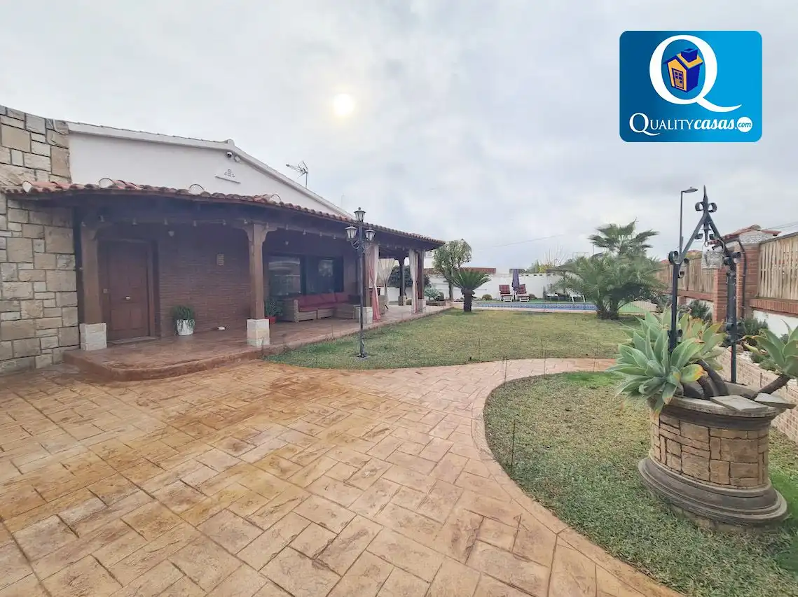 Jardín de Casa o chalet en venta en San Vicente del Raspeig / Sant Vicent del Raspeig con Aire acondicionado, Calefacción y Terraza