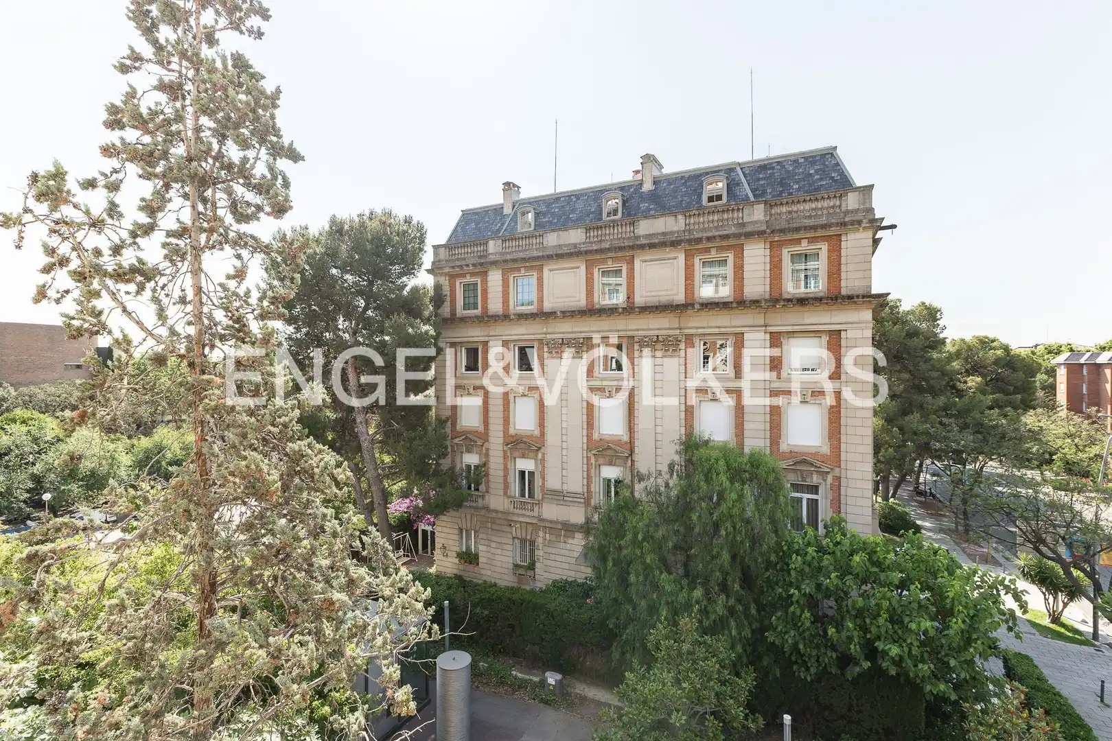 Vista exterior de Piso en venta en Barcelona con Aire acondicionado y Calefacción