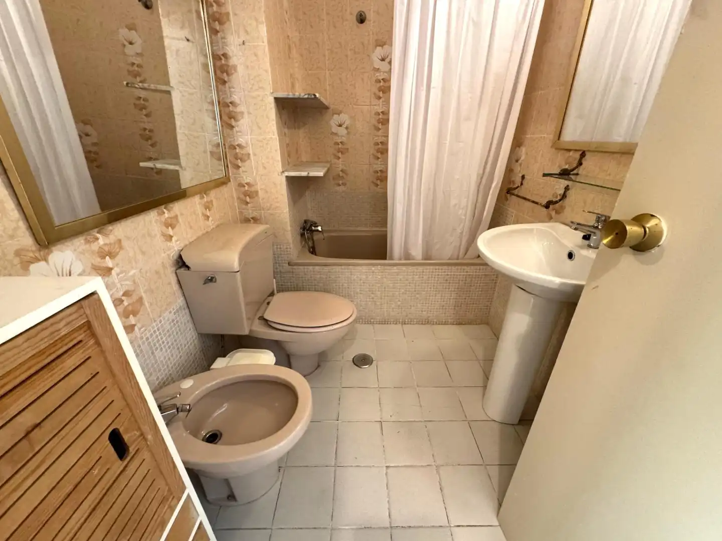 Badezimmer von Erdgeschoss zum Verkauf in Punta Umbría mit Möbliert