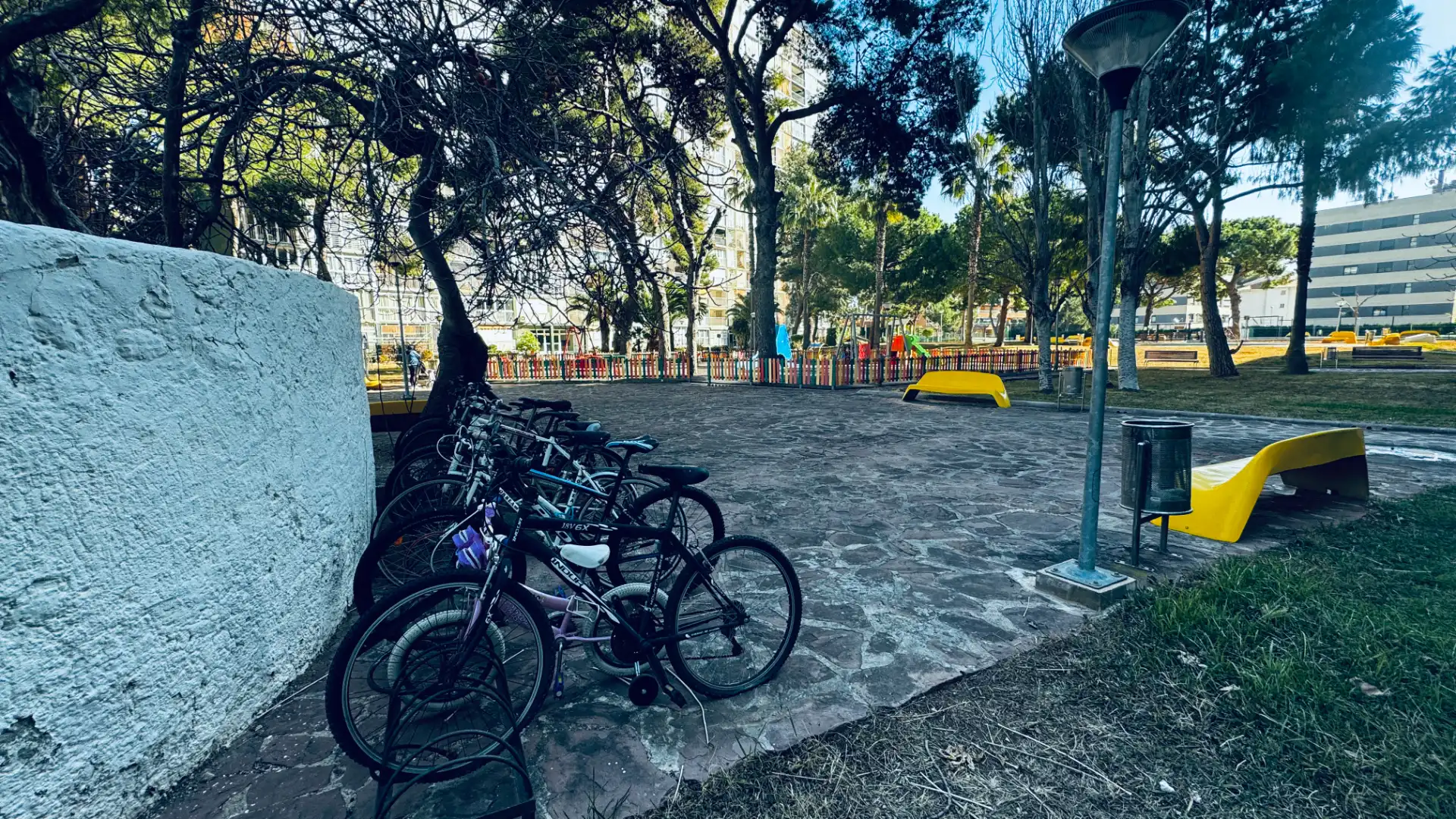 Aparcament de Apartament en venda en Benicasim / Benicàssim amb Jardí privat, Terrassa i Moblat
