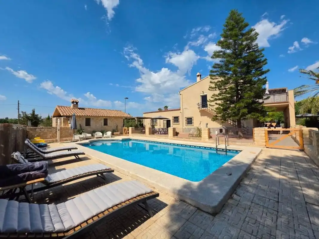 House with pool for sale in Elche ciudad, imagen 2