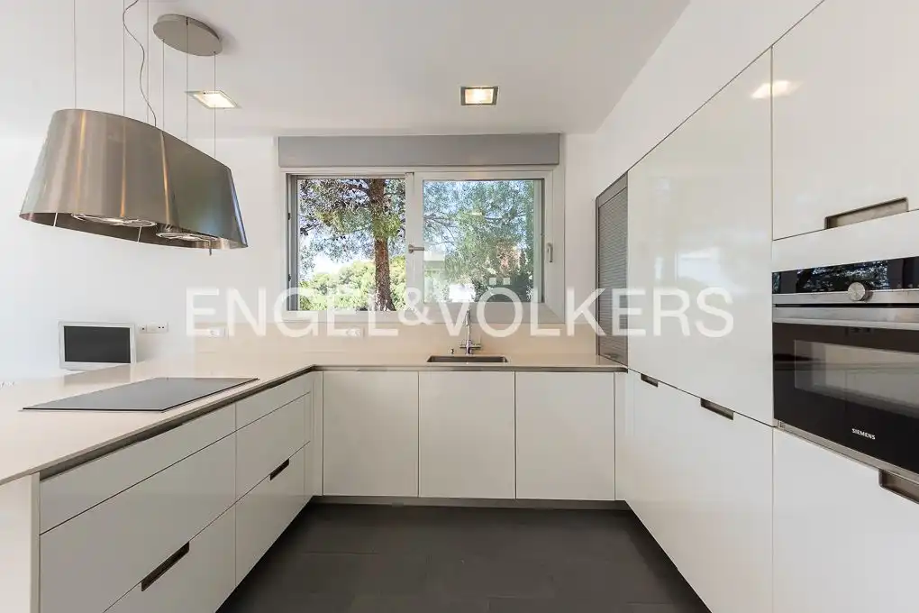 Cocina de Casa o chalet de alquiler en Chiva con Aire acondicionado, Calefacción y Jardín privado