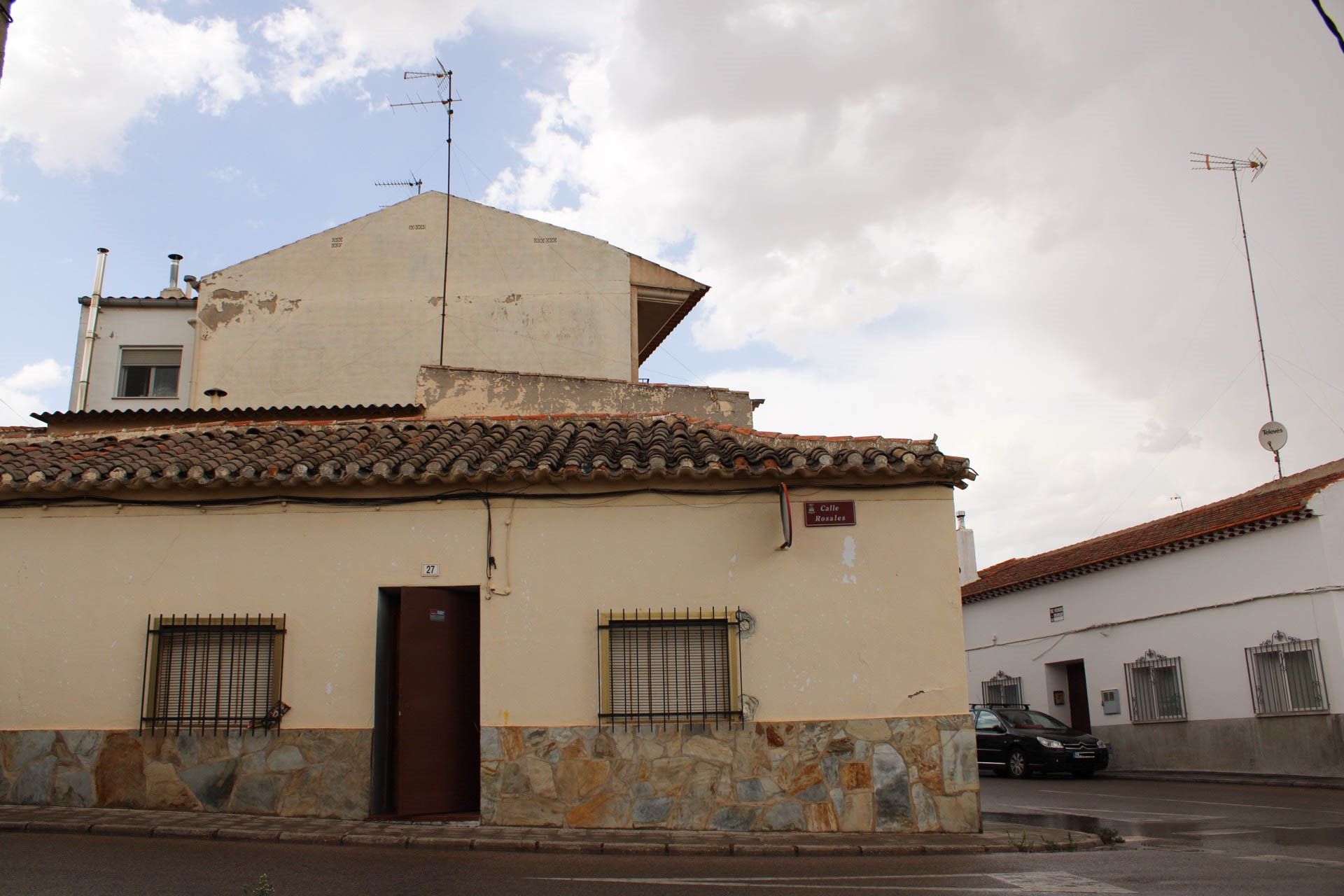 Vista exterior de Casa adosada en venda en Villarrobledo