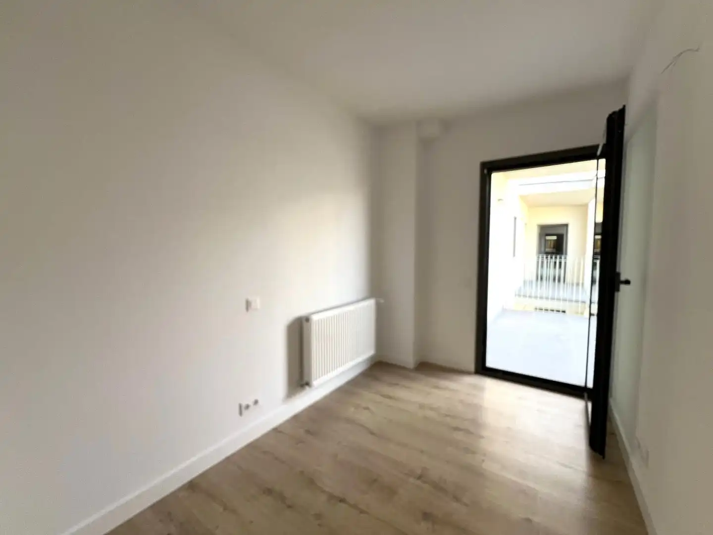 Bedroom of Attic for rent in Girona  with Air Conditioner, Terrace and Storage room