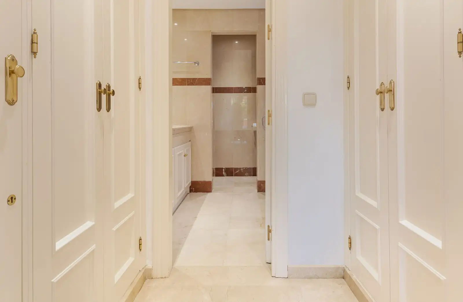 Apartamento con piscina en venta en Estepona Pueblo, imagen 16