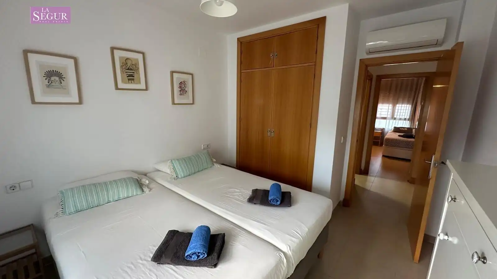 Schlafzimmer von Wohnung zum Verkauf in Conil de la Frontera mit Klimaanlage, Privatgarten und Abstellraum