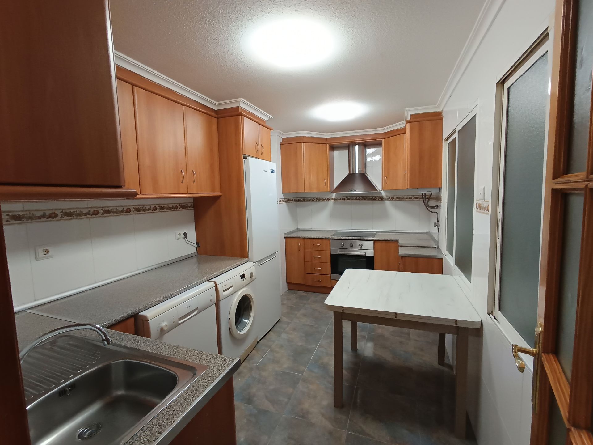 Cuina de Pis de lloguer en Alicante / Alacant amb Moblat, Forn i Rentadora