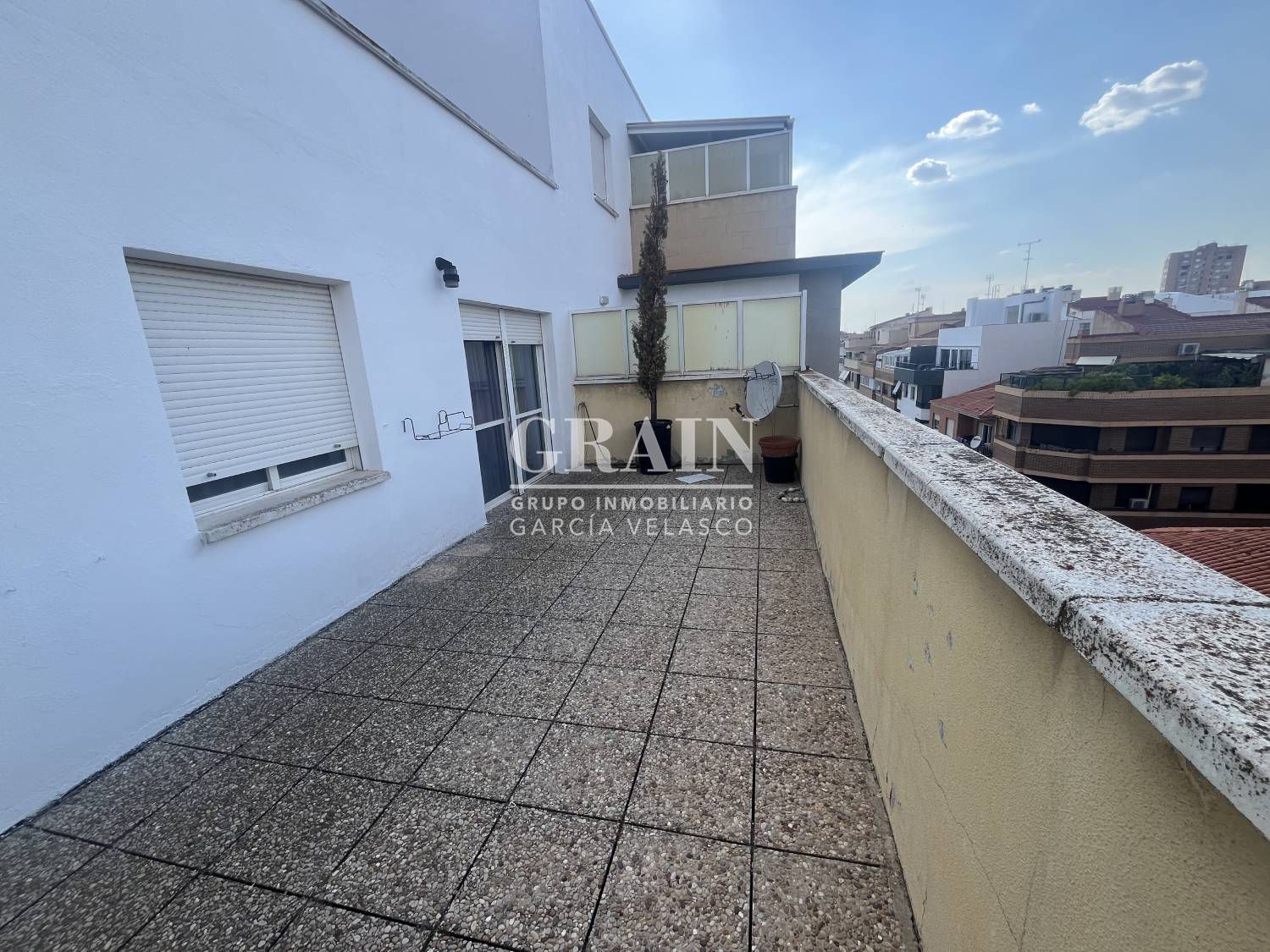 Exterior view of Attic for sale in  Albacete Capital  with Heating and Terrace