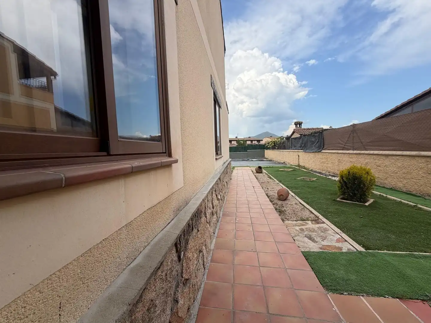 Terrassa de Casa adosada en venda en Palazuelos de Eresma amb Calefacció, Terrassa i Alarma
