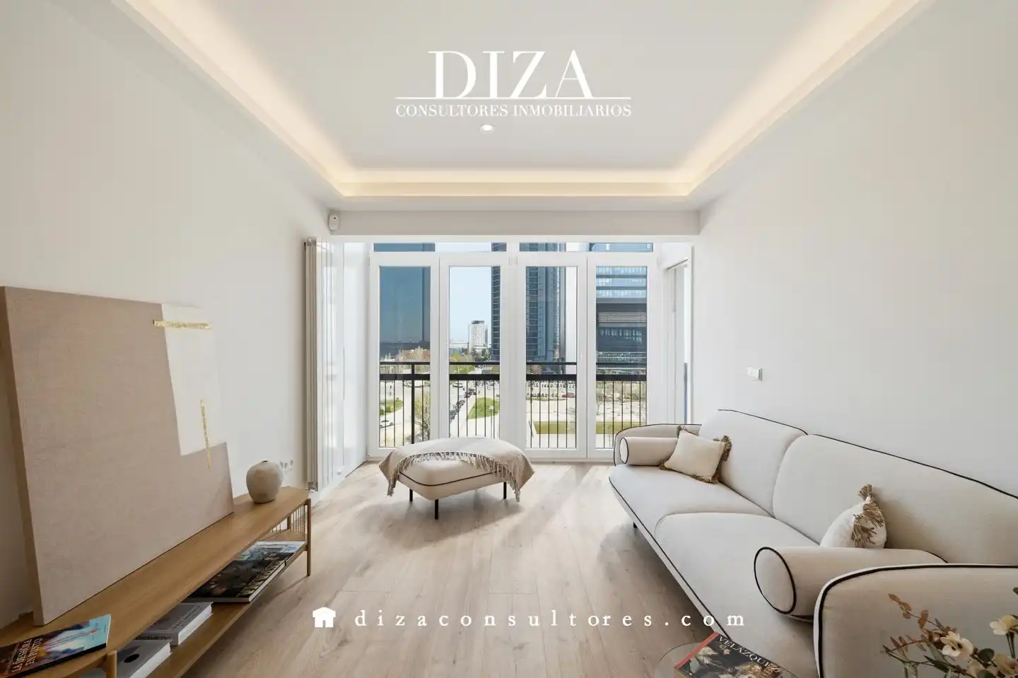 Living room of Flat for rent in Madrid  with Air Conditioner, Heating and Furnished