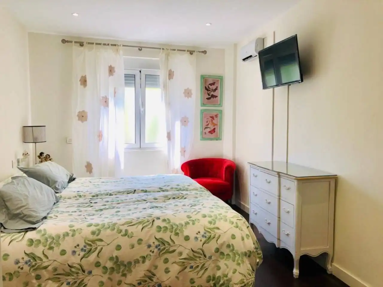 Habitación de Piso de alquiler en Cádiz con Aire acondicionado y Amueblado