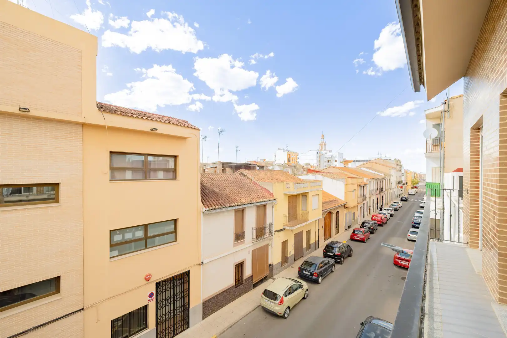 Außenansicht von Wohnungen zum Verkauf in La Pobla Llarga mit Klimaanlage, Ofen und Balkon