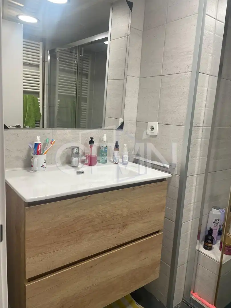 Bany de Pis en venda en Santa Perpètua de Mogoda amb Aire condicionat, Calefacció i Parquet