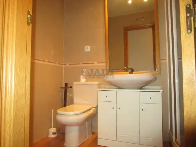 Badezimmer von Wohnungen zum Verkauf in Valdepeñas mit Heizung, Abstellraum und Möbliert