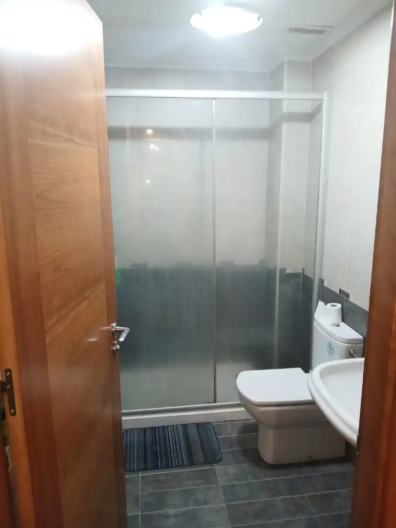Baño de Piso en venta en Guijuelo con Calefacción y Amueblado