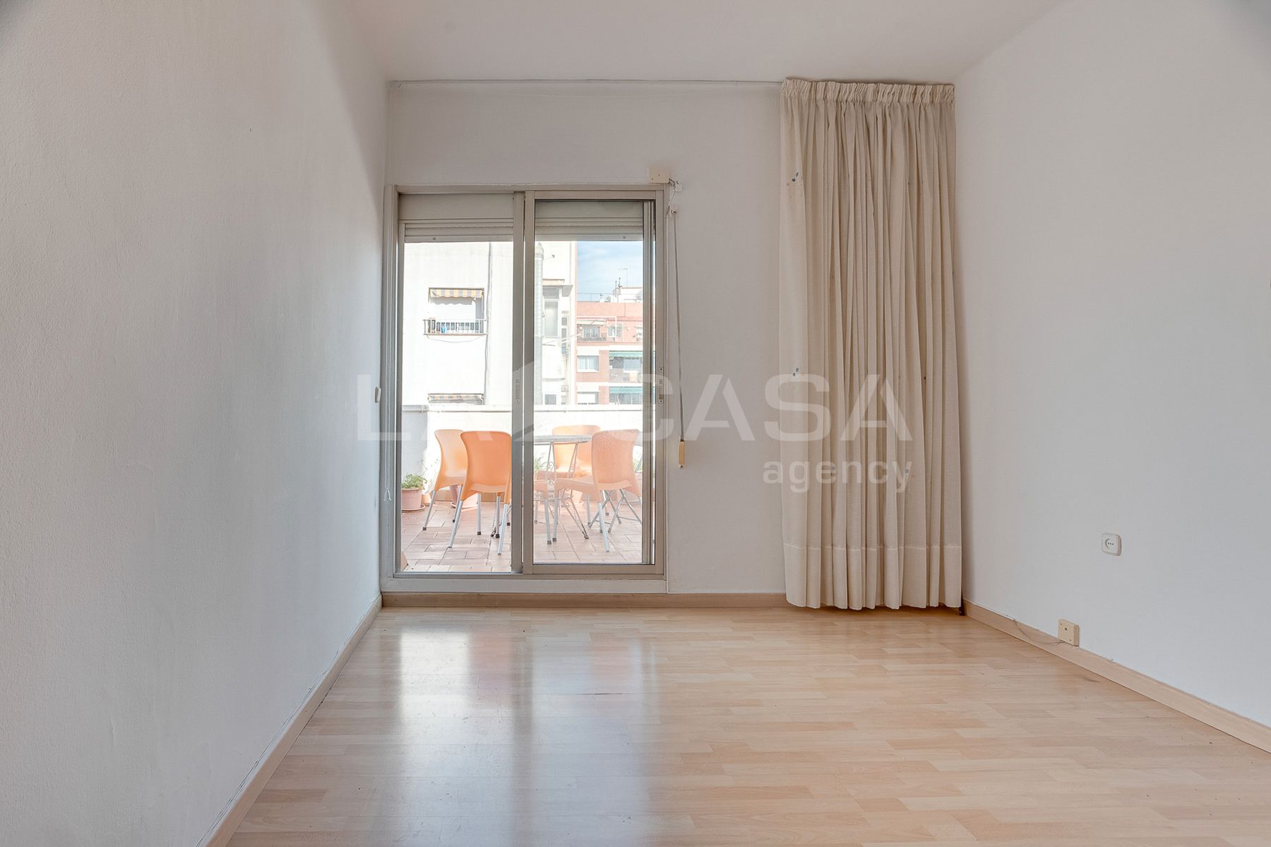 Dormitori de Àtic en venda en L'Hospitalet de Llobregat amb Terrassa