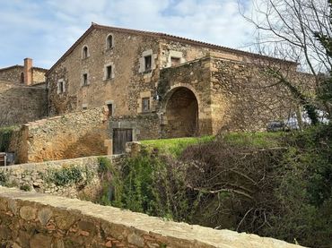 Maison rustique avec jardin à vendre à Juià