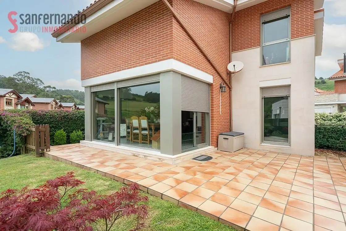 Terrassa de Casa o xalet en venda en Piélagos amb Calefacció, Jardí privat i Traster