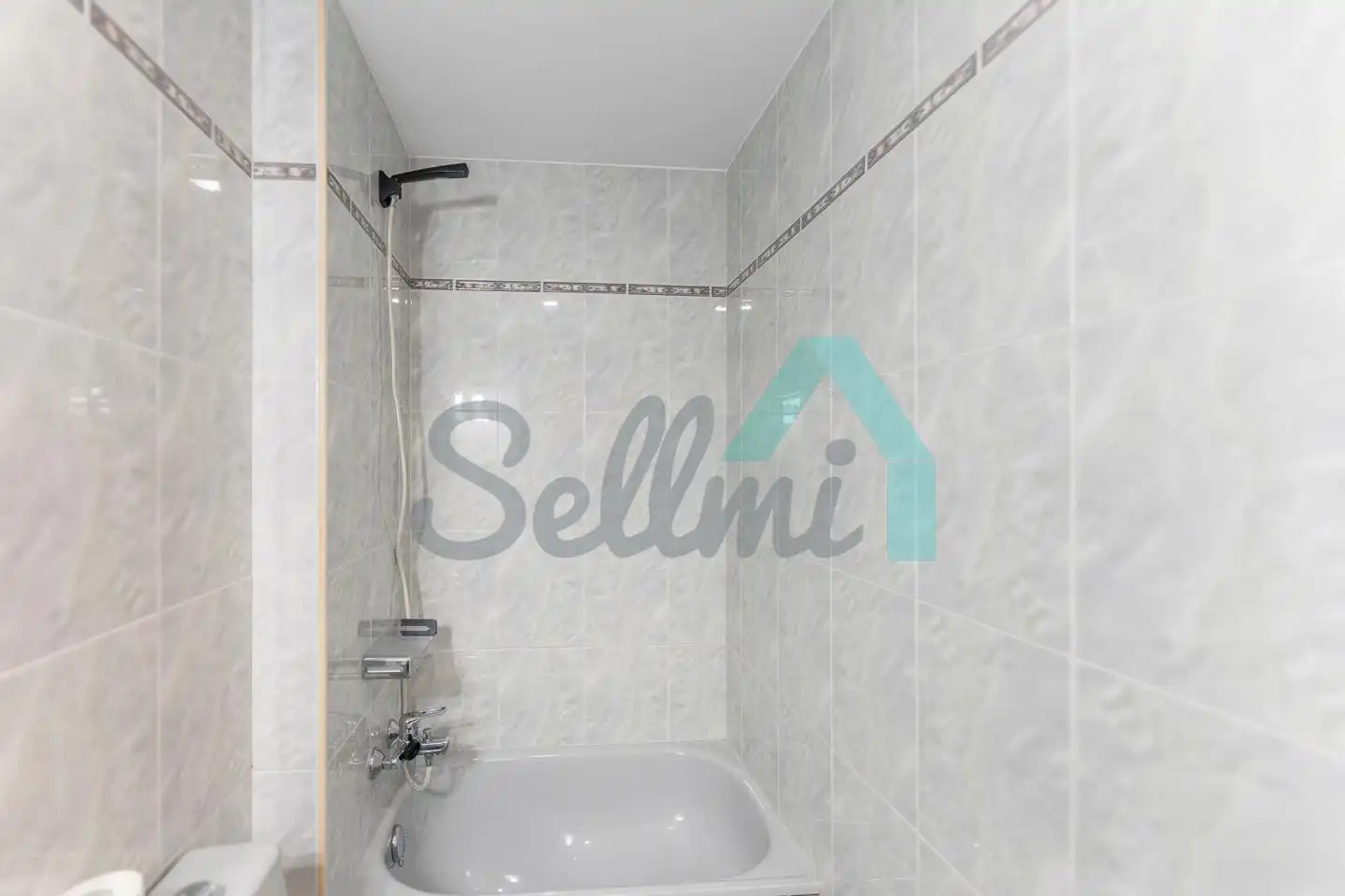 Badezimmer von Wohnung zum Verkauf in Oviedo  mit Heizung, Parkett und Terrasse