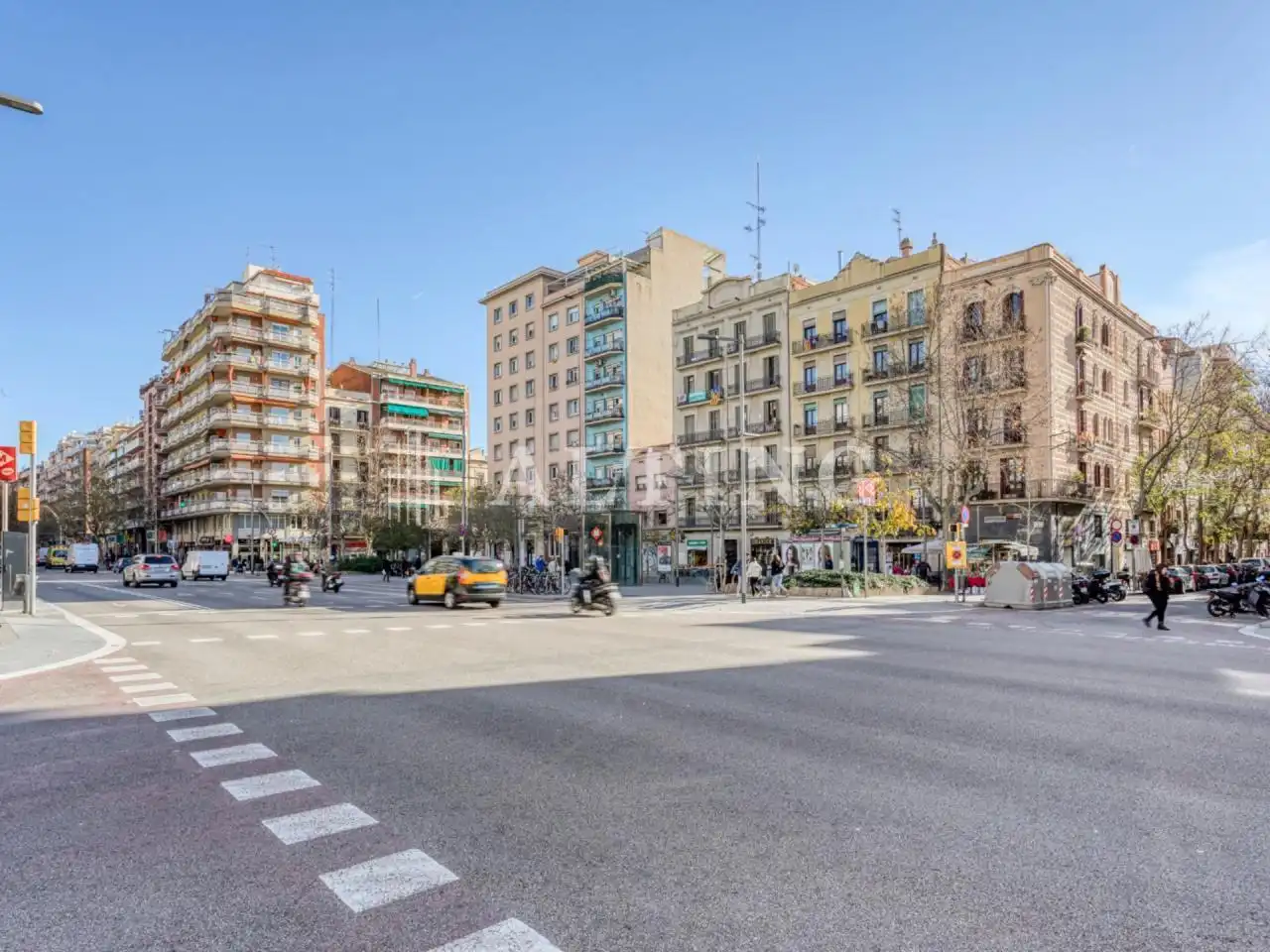 Vista exterior de Local en venta en Barcelona
