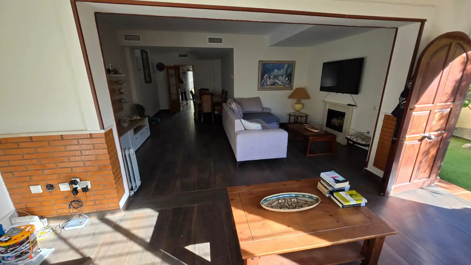Wohnzimmer von Einfamilien-Reihenhaus zum Verkauf in Alhaurín de la Torre mit Klimaanlage, Privatgarten und Abstellraum